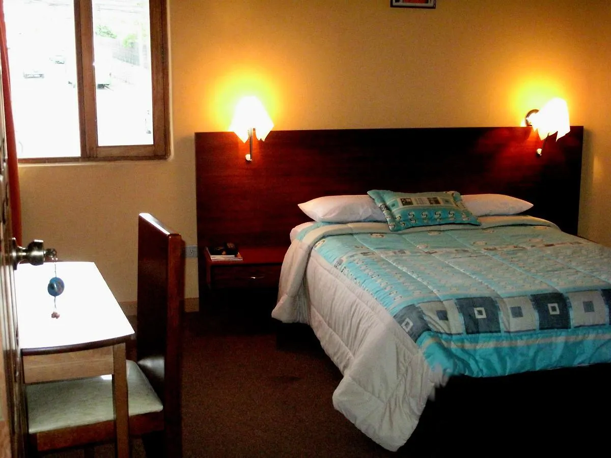 ** فندق Aqua Hostal Mabel كوينكا الإكوادور